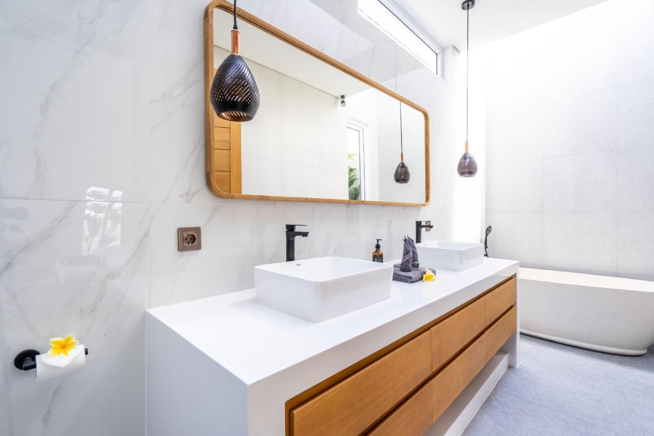 Casa Blanca Villa By Betterplace ウルワツ エクステリア 写真