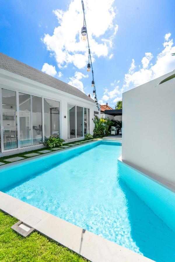 Casa Blanca Villa By Betterplace ウルワツ エクステリア 写真